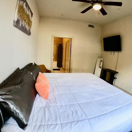 شقة هيوستن  في 5 Mins To Med Center, Comfy King Beds, Wifi,Gym,Pool المظهر الخارجي الصورة